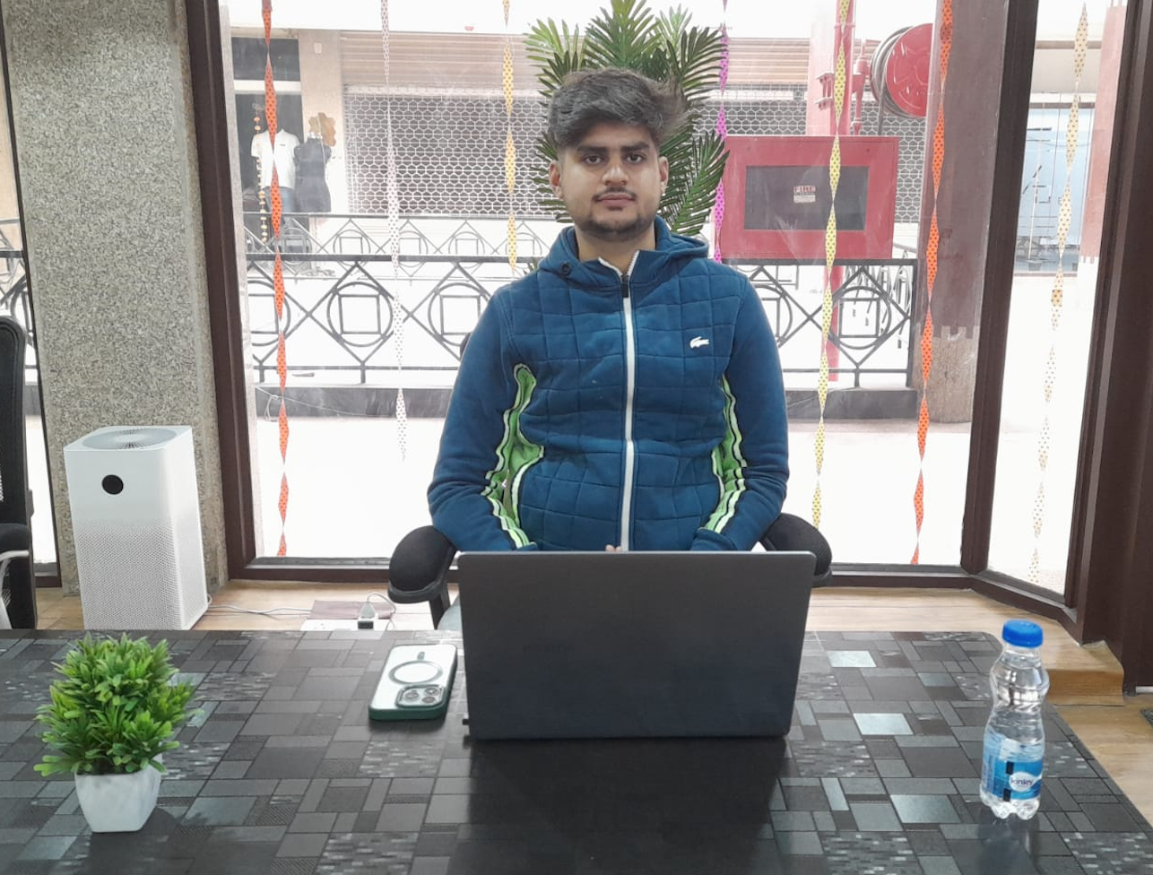 Students engaged in a digital marketing course in a classroom setting